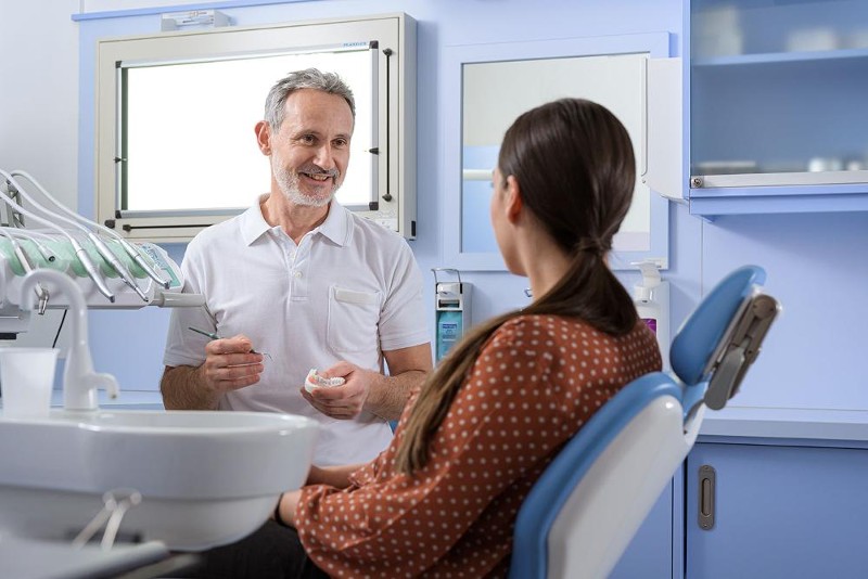 Zahnmedizin_Beratung-(c)SanatoriumHera-ChWagner.jpg